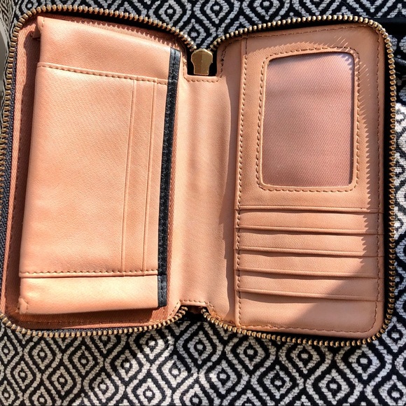 🆂🅾︎🅻🅳 FOSSIL Leather Wallet Wristlet - Picture 6 of 12